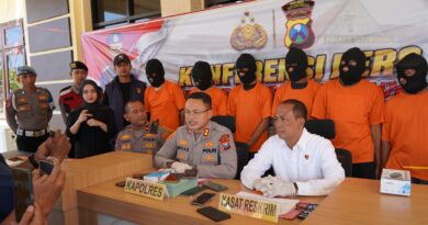 Selama Juni, Polres Situbondo Ungkap 8 Kasus Kriminal, Kapolres Kembalikan Motor Curian ke Pemilik
