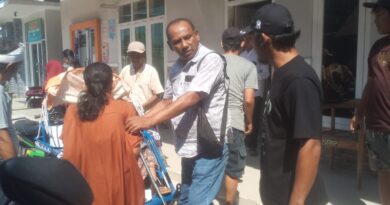 Peduli Wong Cilik, Kades Husamah Pastikan 2.600 Warga Besuki Terima Bantuan Pangan Bulog Tepat Sasaran