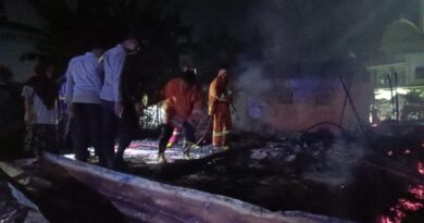 Kebakaran Rumah di Asembagus Situbondo Hanguskan Dua Bangunan (16 Juli 2026), Damkar Lakukan Pemadaman