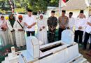 Jelang Harjakasi dan HUT RI, Kapolres Situbondo Ziarah Makam Pahlawan dan Bupati Terdahulu