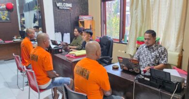 Polres Situbondo Ungkap Penggelapan Muatan Besi Tujuan Bali, Tiga Orang Diamankan